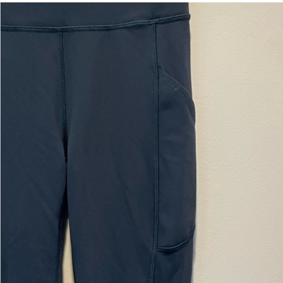 Lululemon Capri Blue Color Power-Thru Leggings Size 4 - Picture 3 of 4